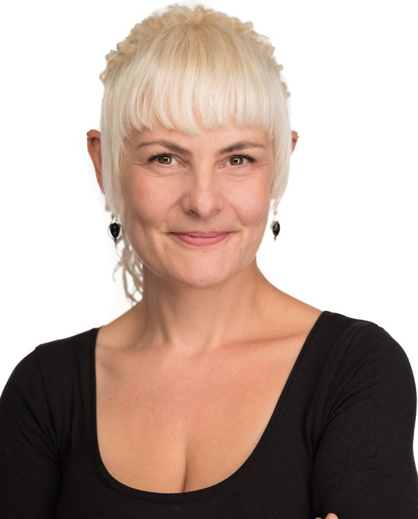 Underviser, Metta Myrna, smiler i profilbillede.